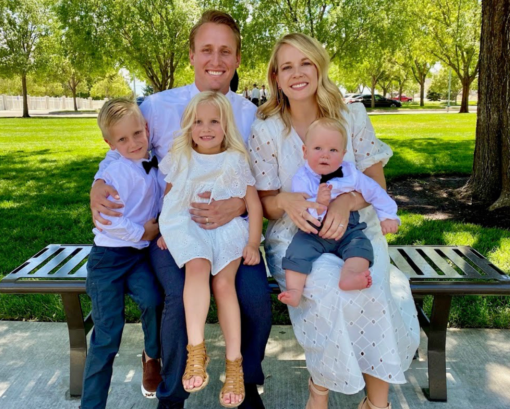 Lehi UT Cosmetic dentist Dr. Harris and his family